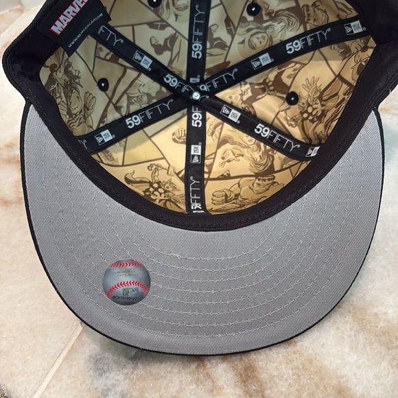 Seattle Mariners New Era Marvel Infinity Stones Cap 59Fifty Fitted RARE Size 7.5 - Picture 8 of 8